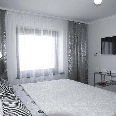 Lyra63 Large 80Sq M Top 14 Floor Šiauliai Exteriör bild