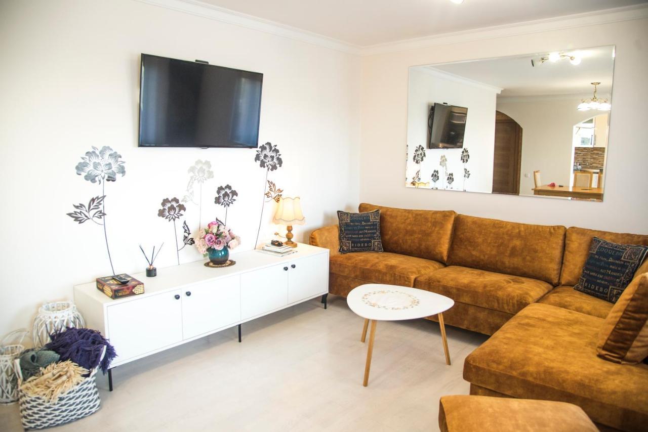 Lyra63 Large 80Sq M Top 14 Floor Šiauliai Exteriör bild